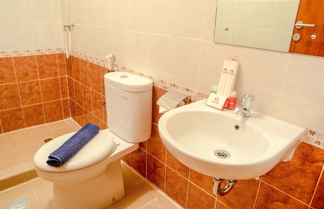 3 Bedrooms Apartment Grand Palace Kemayoran by Travelio - Foto 29