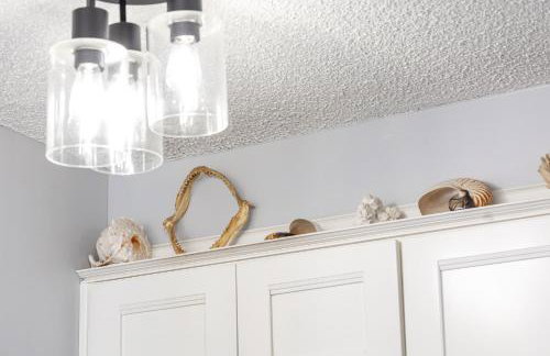 7FL Remodeled, Close to Beach & Dining with Free Parking - Photo 76