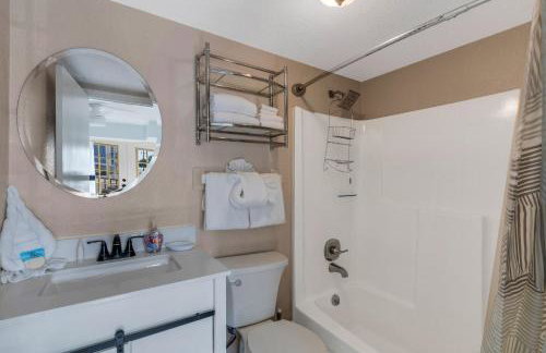 Sunset Corner - Beach View & Heated Pool! - Foto 46