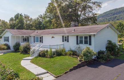 The Yuzu stunning mountain retreat with hot tub - Foto 9