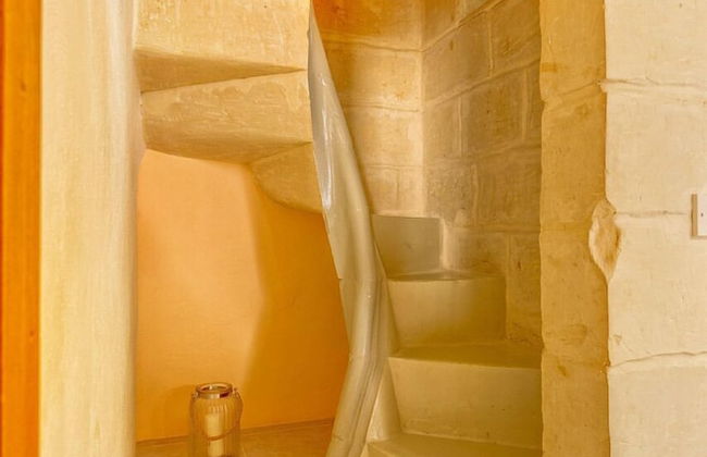 Traditional Maltese Townhouse, Roof Terrace and Views - Photo 12