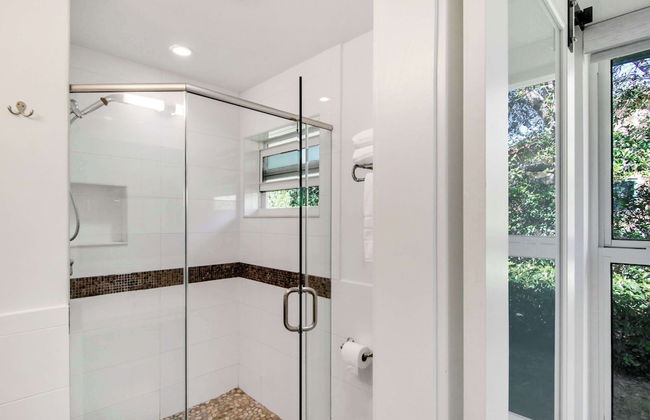 La Casa Blanca Minutes From the Beach! - Foto 16