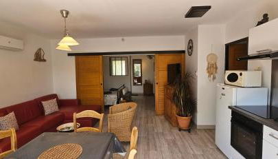 gite LAPAZ/jacuzzi privé/piscine - Foto 2