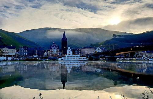 Elegant Apartment with Direct River View, Balcony and Parking in Bernkastel-Kues - Photo 66