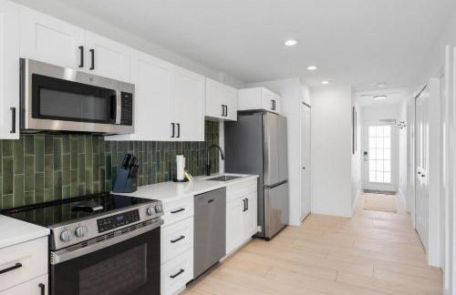 Heat of Siesta Village Walk to Beach w heated Pool - Foto 13