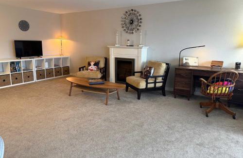 Pet Friendly Bellevue Condo with Stunning City Views - Foto 38