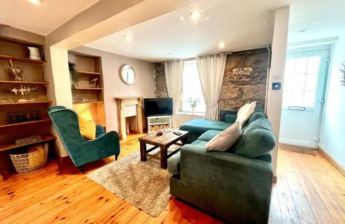 Spaven Mor, Near Penzance Stations, 3 bedroom home - Photo 1