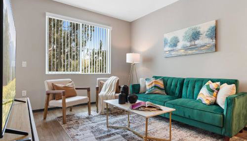 5-Star Irvine | Luxe 2BR w/ Pool, Gym & Parking - Foto 2, Other