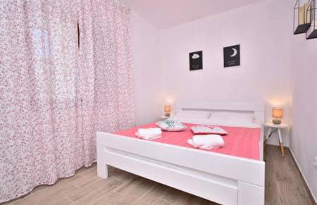 Holiday home Dinko - Photo 22