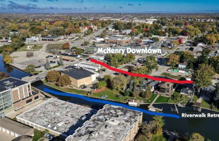 3BR 2BTH Waterfront Vacation Rental on Riverwalk to Downtown McHenry with Pier - Foto 64