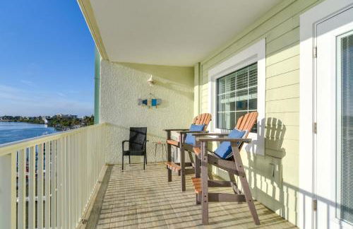 Waterfront Condo with Water Park, Walk to the Beach! - Foto 3