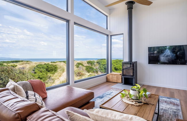 Coast Beachfront Retreat - Photo 17