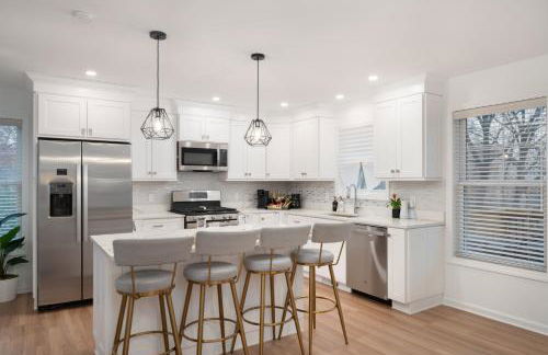 Upscale 4BR Retreat at the Reservoir! - Foto 2