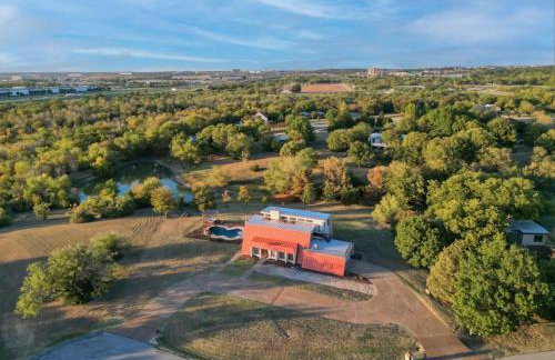 Modern Home - 1 Acre Lot w Pool Patios Jacuzzi - Foto 6