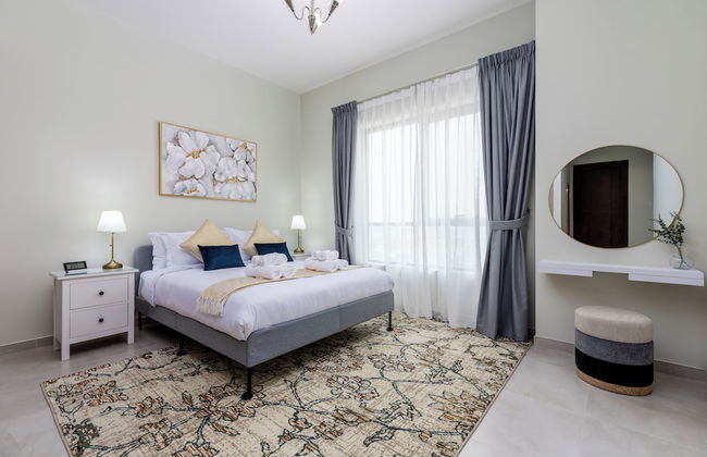 Waves - Stylish 1BR Close to IMG World & Global Village - Photo 2