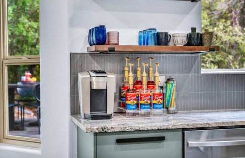 Zion Plush Family Escape HotTub, Games, Sleeps 14 - Photo 12