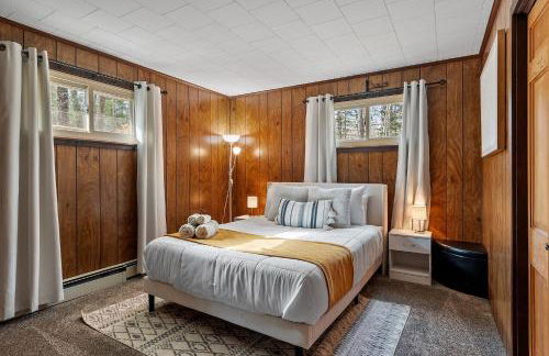 NEW! Woodland Retreat - Hot tub Game Room Firepit - Foto 16