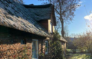 Thatched Home With Large Garden Near North Sea - Foto 24
