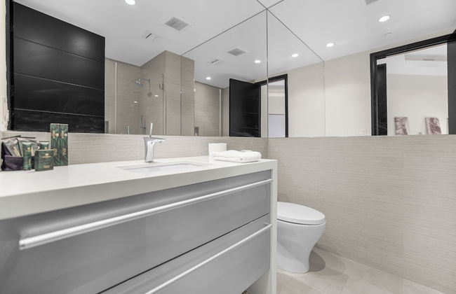 Zorada - Private Hollywood Hills Luxury With Endless Amenities and City Views - Photo 27