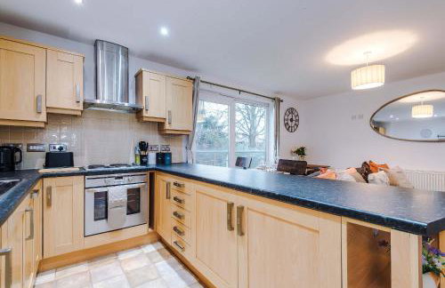 Sleek 2BR Altrincham Home Parking Near Station - Foto 11