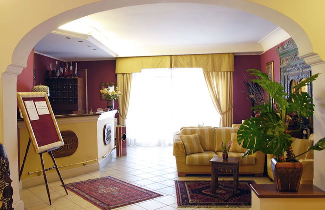 Greta Rooms Hotel - Photo 5