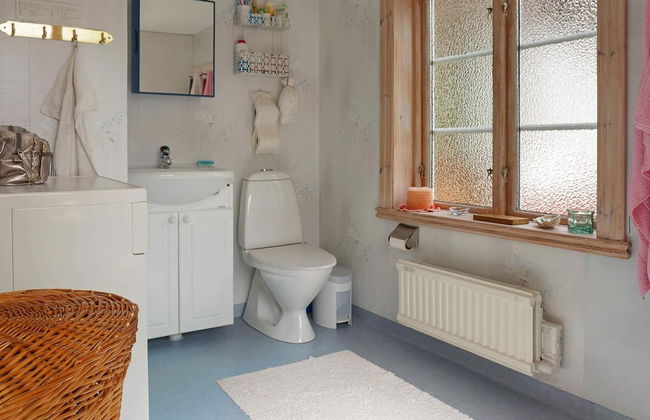 6 Person Holiday Home in Blomstermala - Photo 12