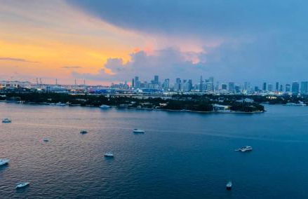 Stunning Views 2BD Condo at Hotel w Pool, Bar - Foto 1