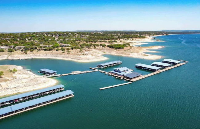 Upscale 5BR Home on Lake Travis With Hottub & Lake Views - Foto 35