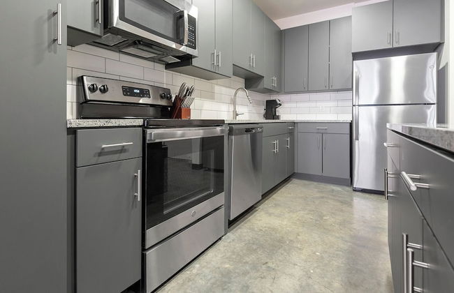 275 On The Park - Senate Apartments By Barsala - Photo 7