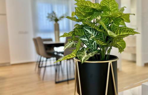 La Masion de Tout Seasonal Rental - Photo 8