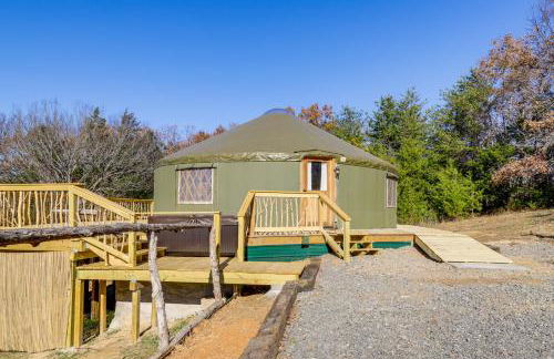 Glamping with Mountain Views! Newport Yurt Retreat! - Foto 21