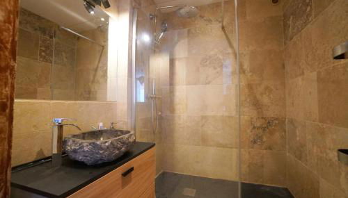 Spacieux T3 climatisé avec parking proche gare - Foto 3, Shower