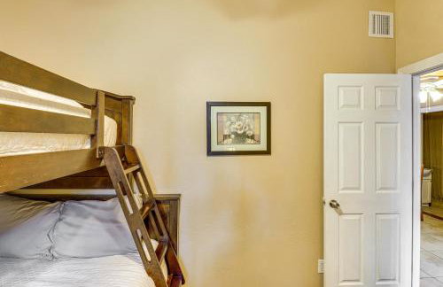 4 Mi to Rainbow Lake! Cozy Forest-View Gem with Deck - Foto 18