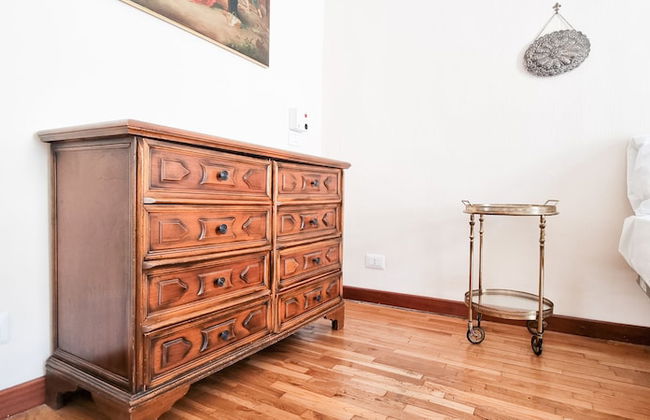 JOIVY Vintage And Gorgeous 2-Bed Flat Near Sforzesco Castle - Photo 5