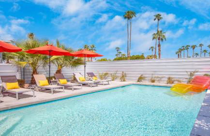 Lloyd by Avantstay Palm Spring Paradise w/ Pool, Large Yard & Table Tennis! Permit#3779 - Foto 2