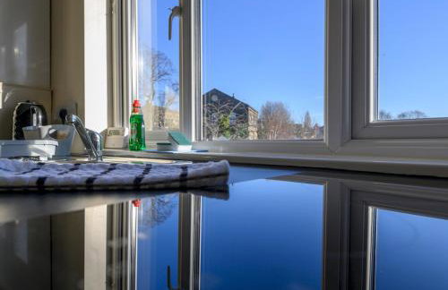 Lower Wortley 3 - Couples Haven with a Shared Kitchen - Pass the Keys - Photo 23