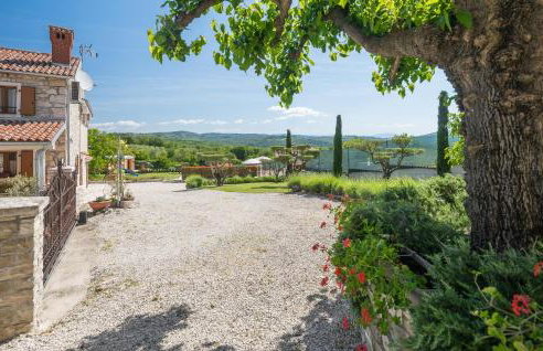 Four-Bedroom Apartment In Nova Vas - Foto 13