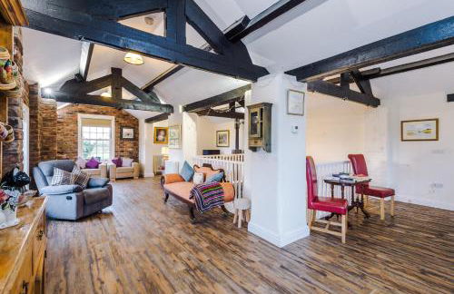 Belvedere House - Serene Countryside Escape - 4 Bedrooms Sleeps 8 - Photo 5