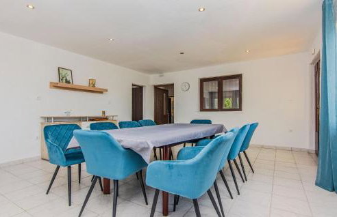 Gorgeous Home In Popovici With Wifi - Photo 18