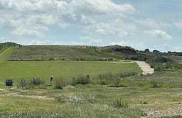 Modern apartment near the beach free parking - Photo 11