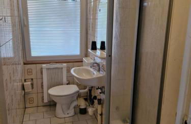 Bungalow 2 - 4-Raum-Wohnung mit Küche und 2 WC Duschen in Ohrdruf-Crawinkel - Photo 16
