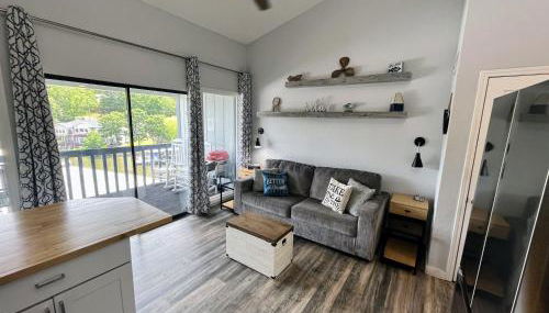 F Lakefront! Remodeled, Sleeps 4, Boat Slip, Patio, WiFi, Cable, Pool - Foto 4