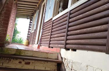 Chalé alpino em canela rs todo mobiliado com cozinha lareira split Wi-Fi 2 quartos perto do centro - Foto 43