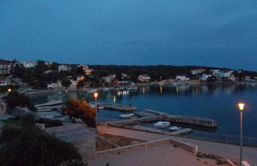 Apartment Dora 1 Jakišnica - Foto 1