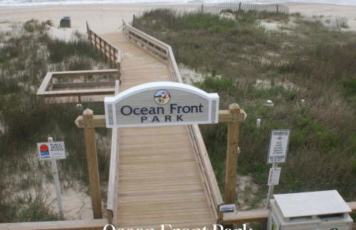 Stay at The Salty Gal - 4 Minute Walk to both Carolina and Kure Beaches - Foto 52