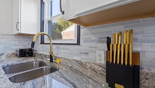 Dark House With HotTub TV in Rooms - Foto 2