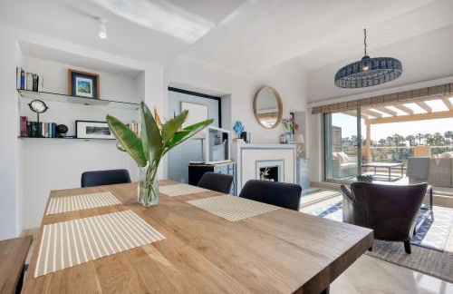 Beautiful penthouse overlooking marina channels - Foto 7