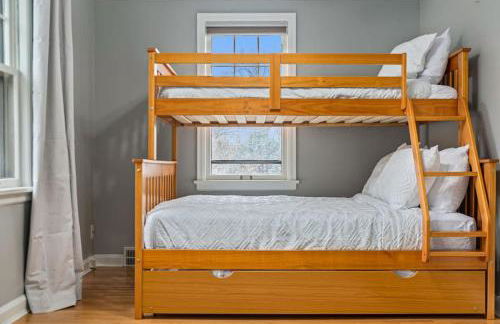 Peaceful Hillside Retreat Firepit & Spacious Yard - Photo 47