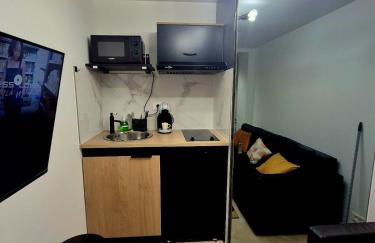 Blak Miroir Cosy T1 au cœur d'Evry - Foto 6