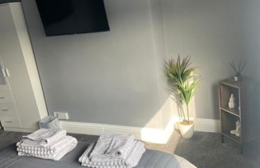 Affordable Luxury 4 Stunning apartment Sunderland close to City centre hospital Crown Works Studio and Nissan - Foto 5